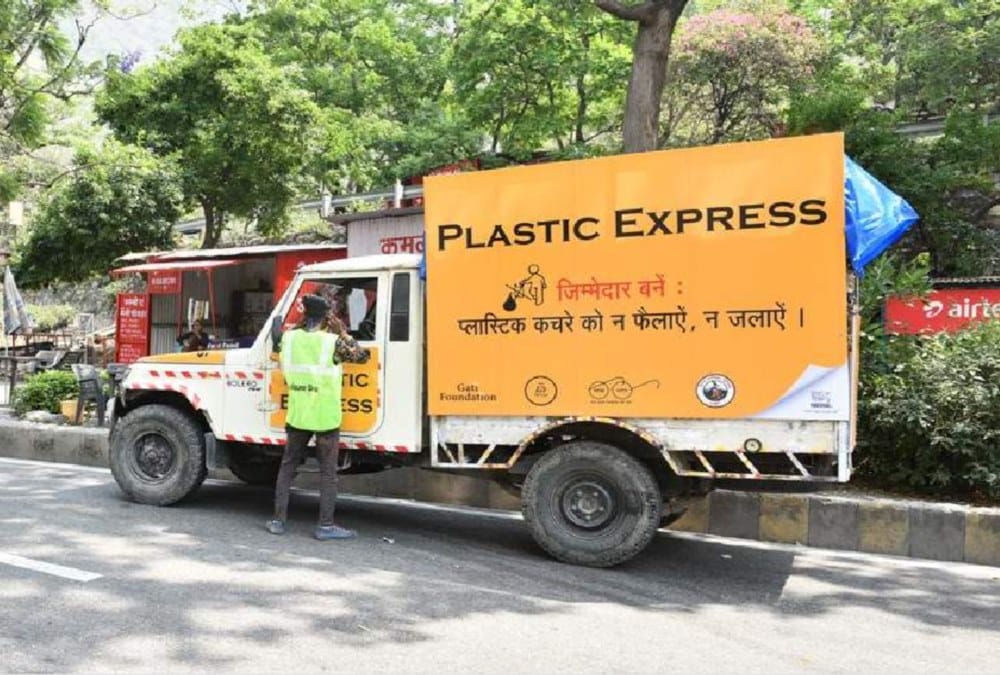 Plastic express car will collect nestle maggi rappers from dehradun maggi point