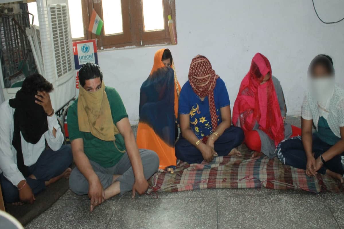 Sex racket case open in Meerut and arrested three accused including women