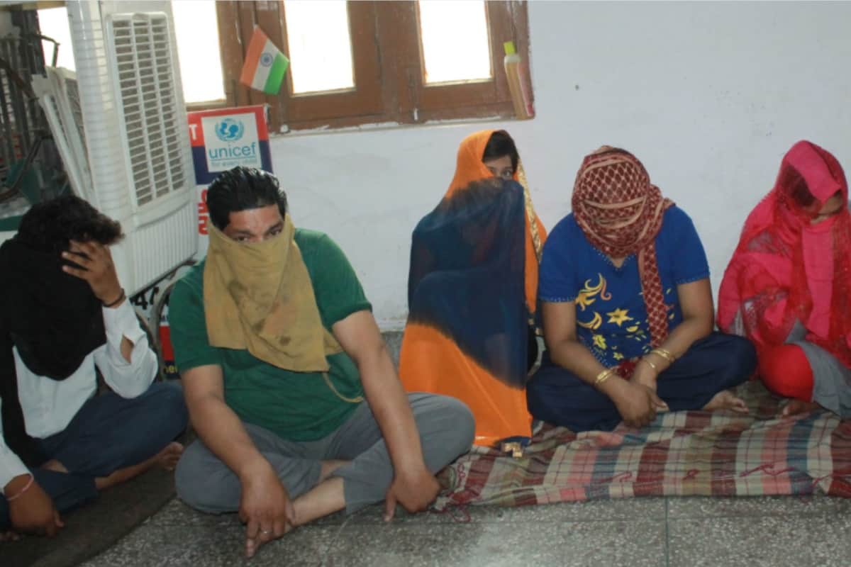 sex racket in the name of beauty parlor in Meerut, Police arrested four