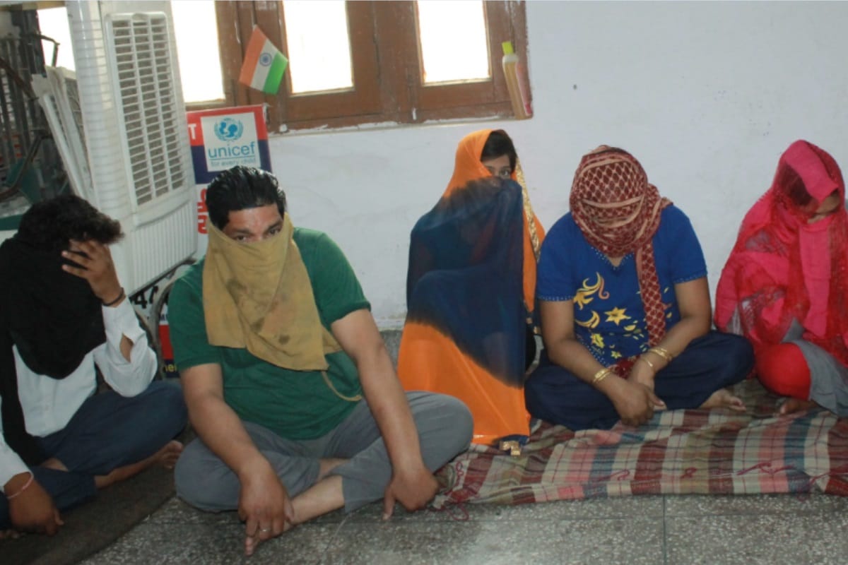 sex racket in the name of beauty parlor in Meerut, Police arrested four