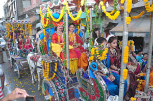 city welcome queen and king of jhansi