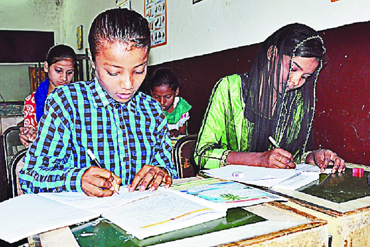 This temple turned into school in saharanpur, free education is giving to children