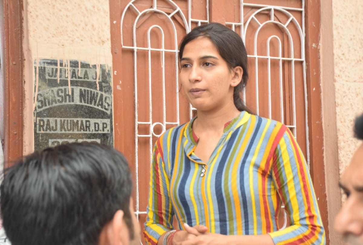 delhi police sub inspector killed mercilessly here is the real reason of murder