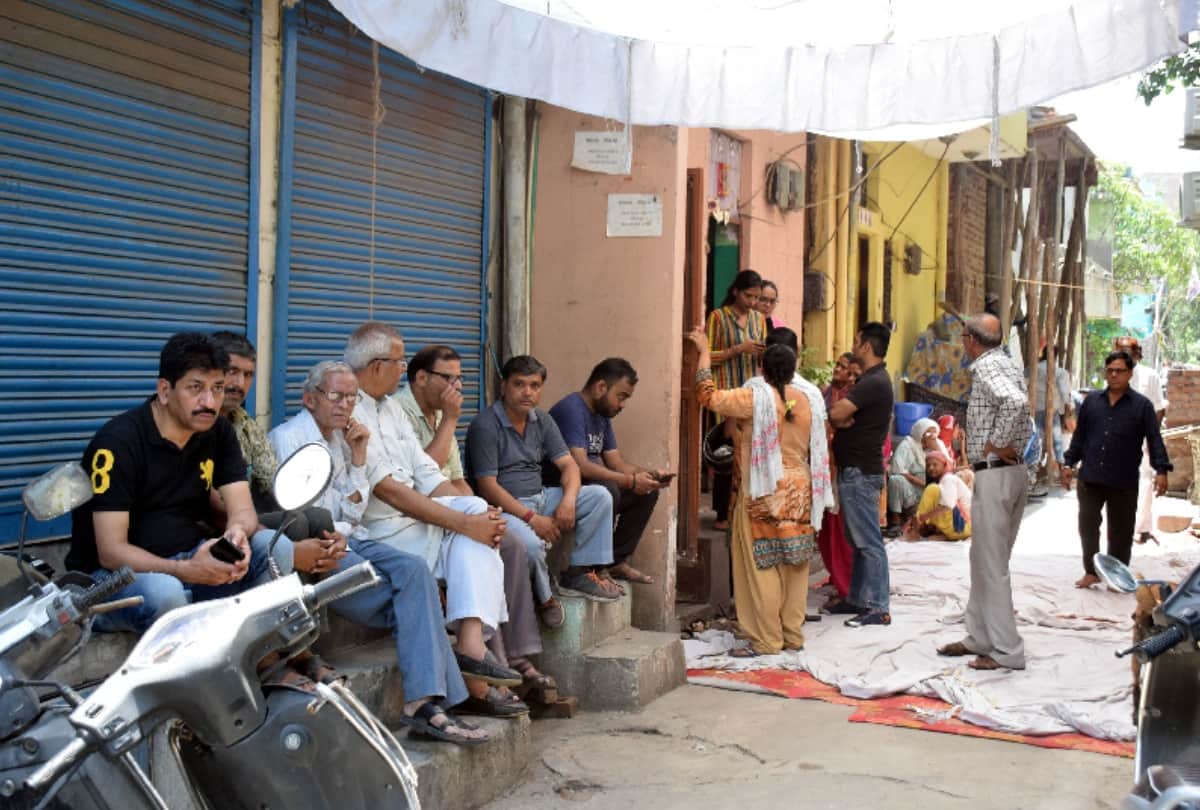 delhi police si rajkumar was on miscreants target from december 15 days ago get warning