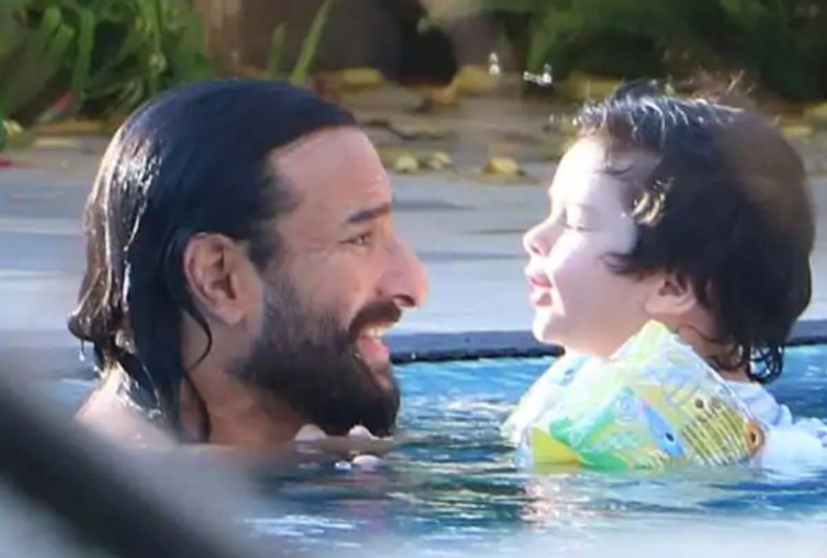 taimur ali khan played in swimming with saif ali khan and kareena kapoor