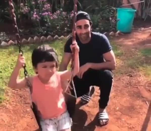 taimur ali khan played in swimming with saif ali khan and kareena kapoor