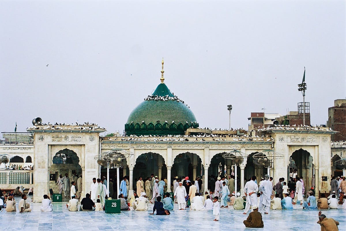 Pak authorities identify Afghan national as suicide bomber at Lahore shrine blast