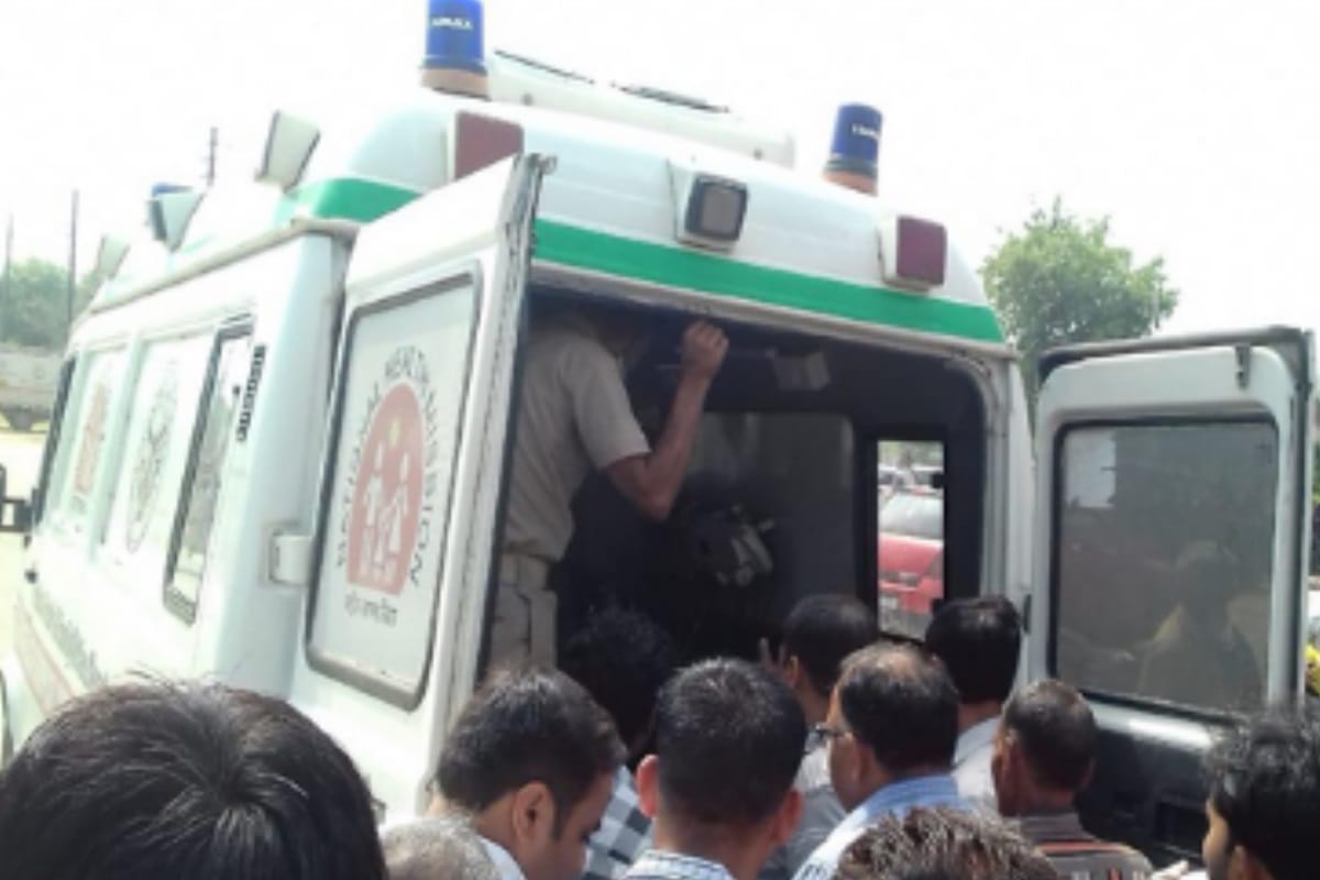 Baghpat: Cantor and container collided with truck parked on Eastern peripheral, two drivers injured