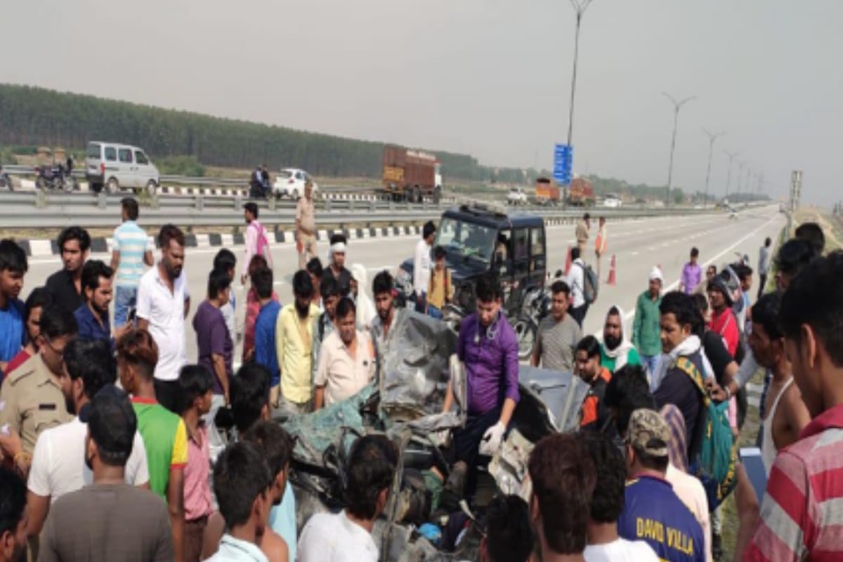 Four Medical student died in a car accident on eastern peripheral expressway in baghpat