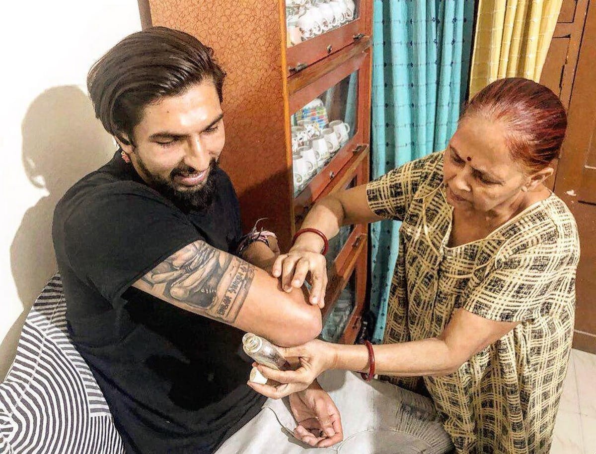 Ishant sharma arrived in Kashi for holidays banaras