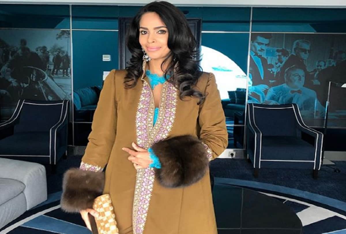 mallika sherawat repeats dress in cannes 2019