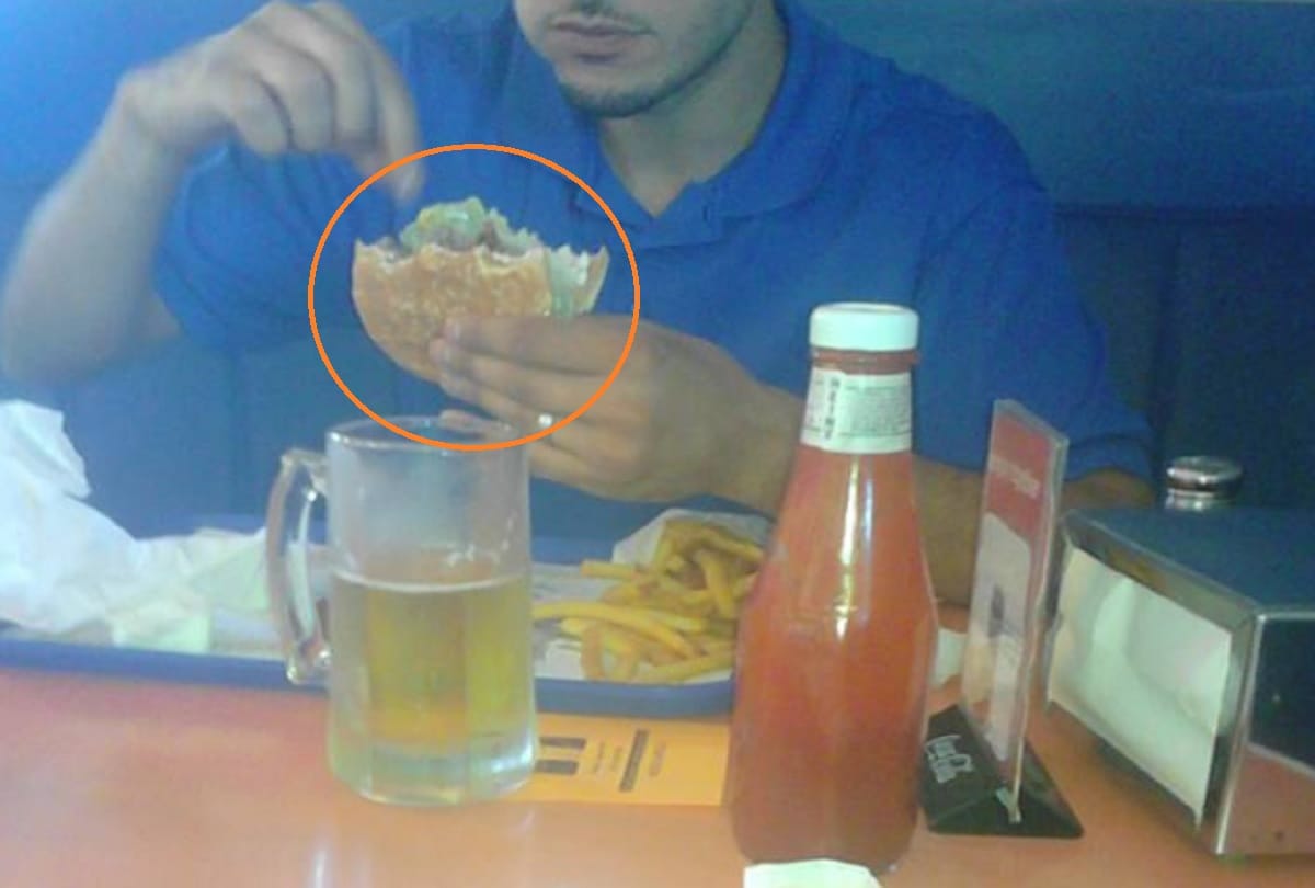 man spits blood after eating burger with glass pieces at burger king in Pune