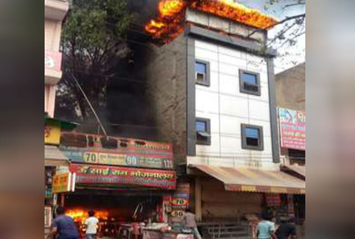 Massive Fire in Hotel Near Isbt Transport Nagar agra breaking news