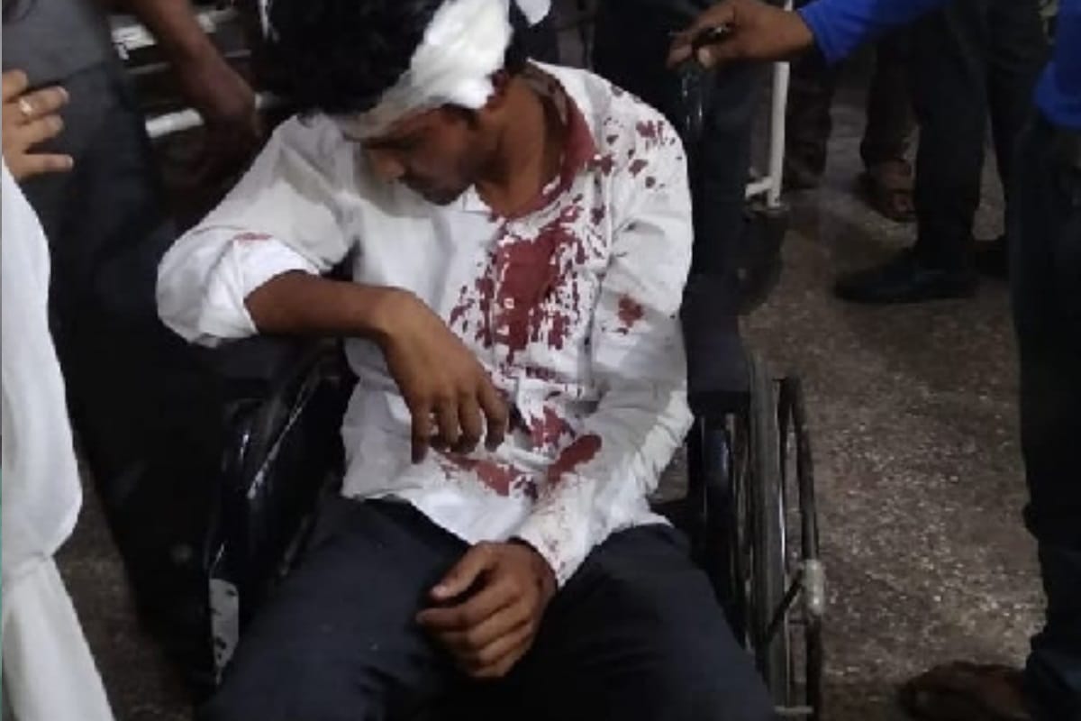 Meerut: Two groups of students clashed for singing song at the coaching center