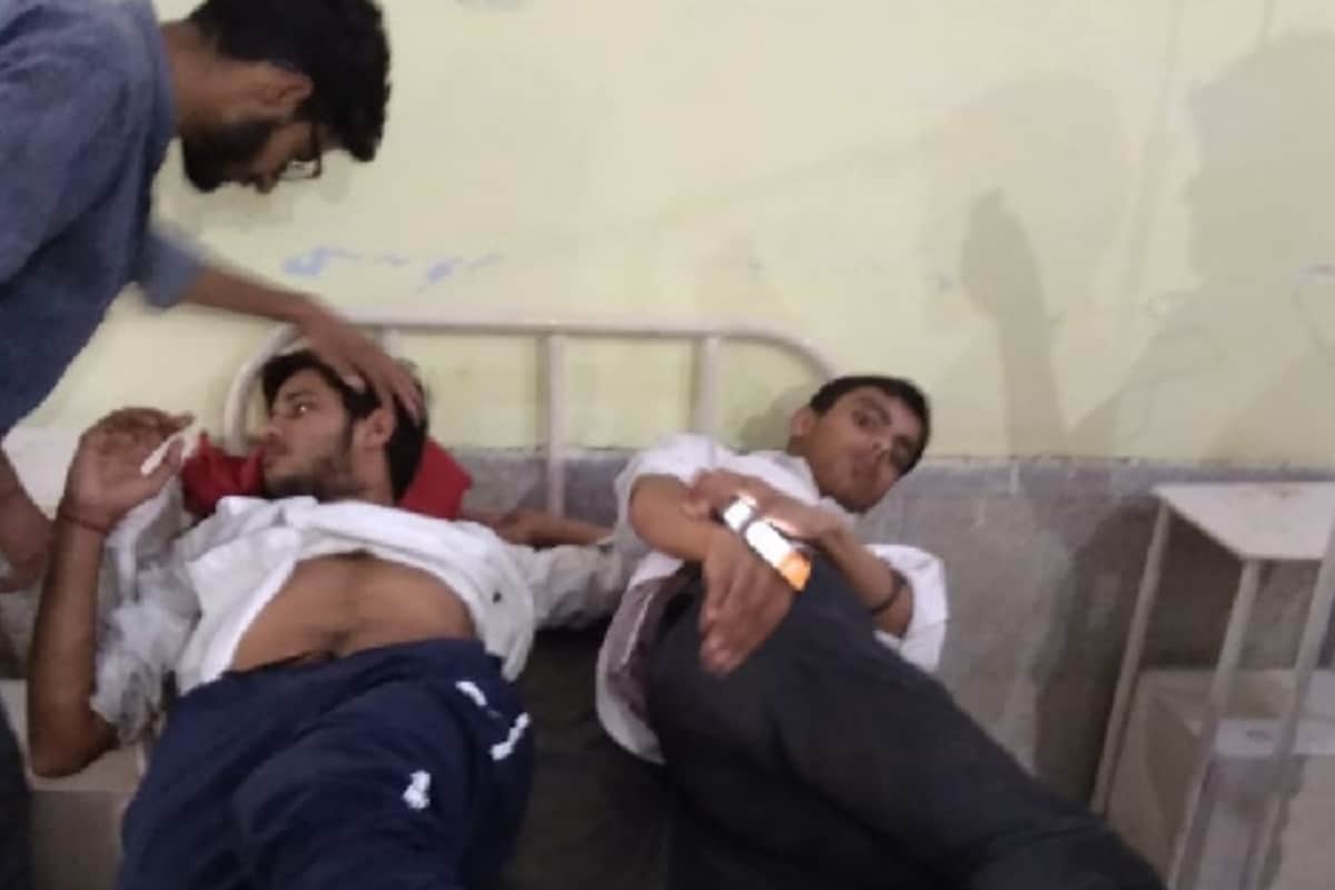 boys with hockey and sticks attacked on college students brutally in muzaffarnagar