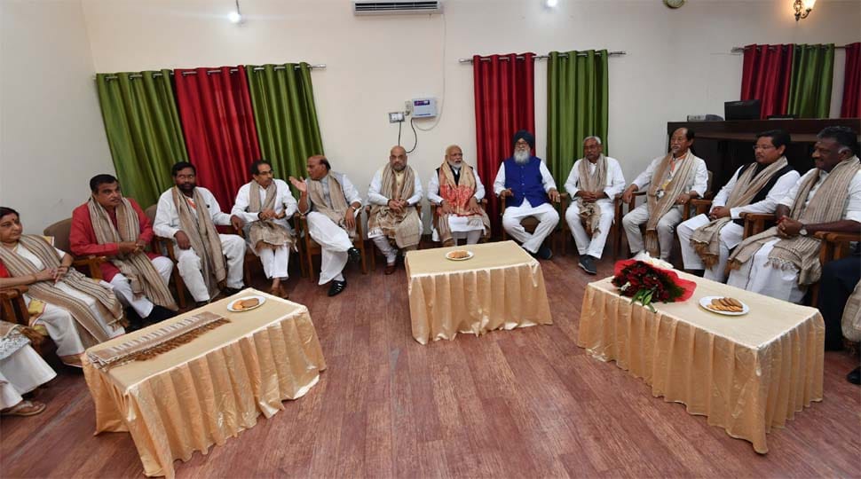 Lok Sabha Chunav 2019: Amit Shah dinner party, special menu for NDA allies leaders,Uddhav,Nitesh