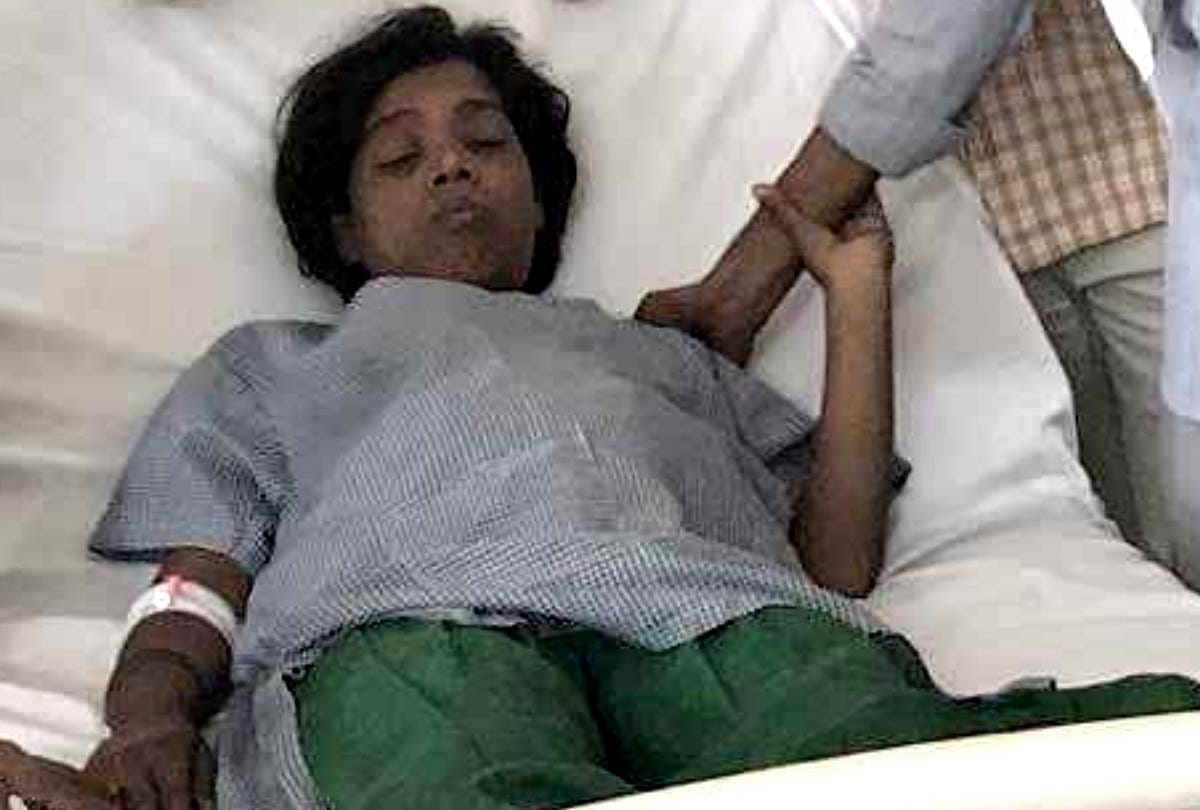 doctor vishnu kumar of Balrampur Hospital did treatment of patient on his own money
