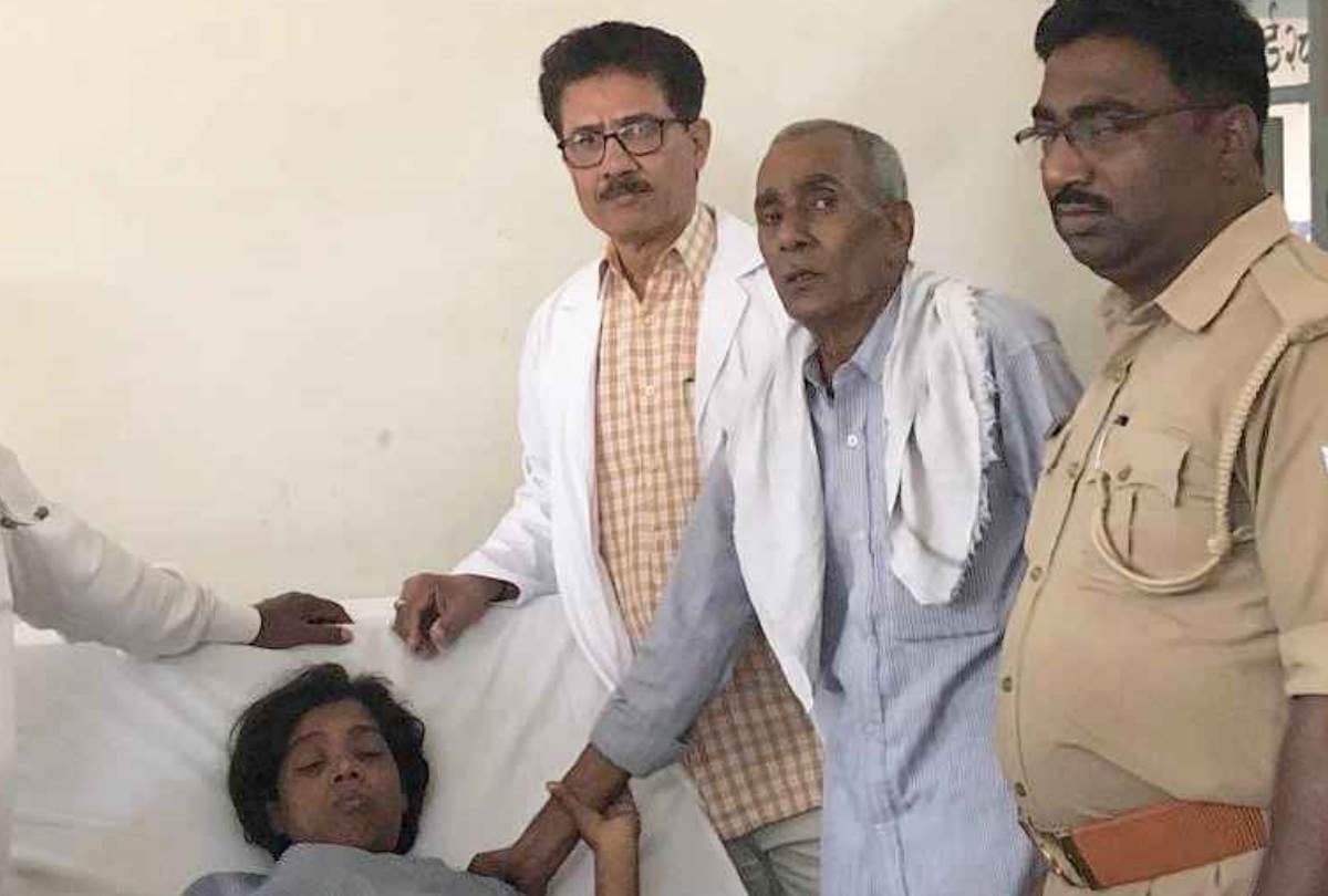 doctor vishnu kumar of Balrampur Hospital did treatment of patient on his own money