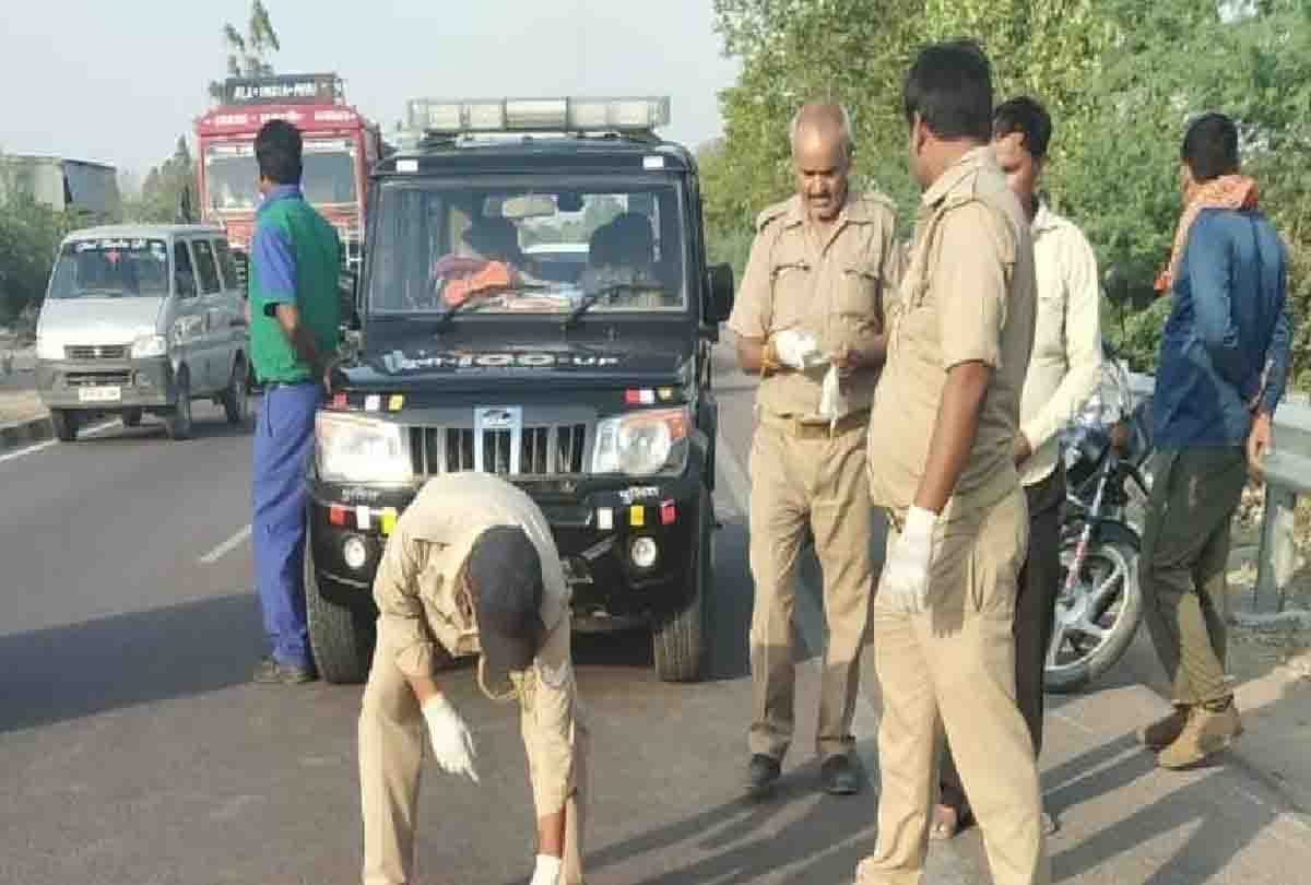 truck hit bike in kanpur lucknow highway one died