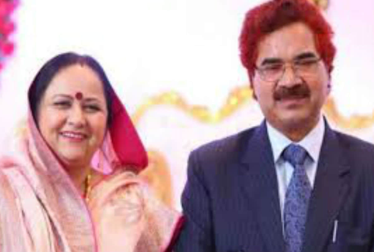 Bsp Mla Ramveer Upadhyay Suspends by Mayawati Before Lok Sabha Chunav Result 2019