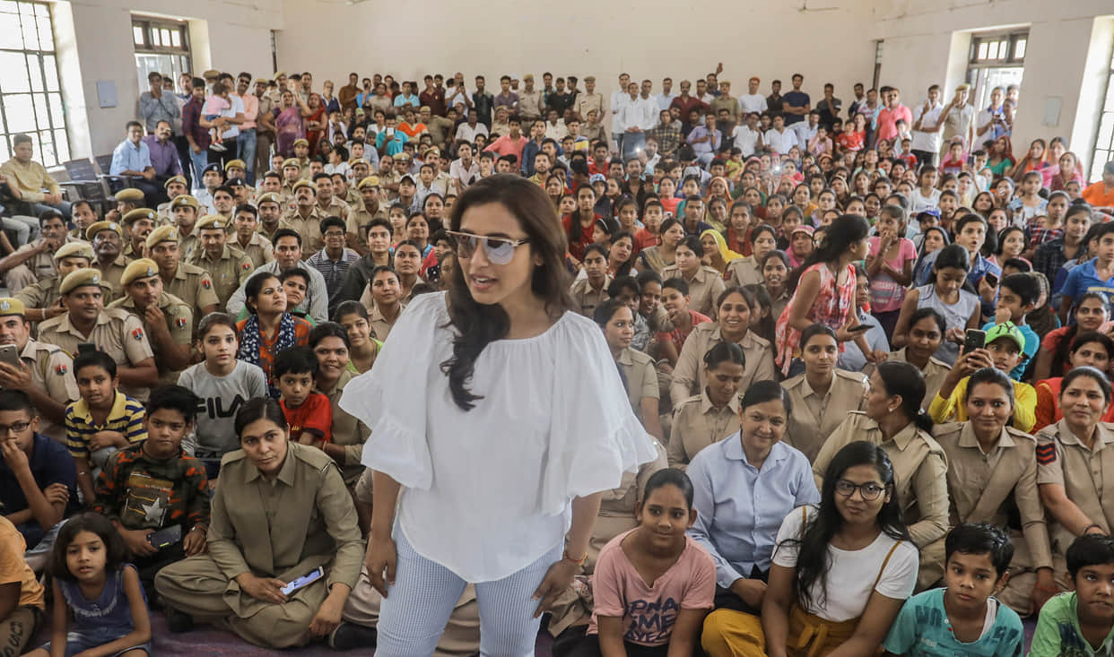 Rani mukherjee arrives jaipur to celebrate her husband aditya birthday