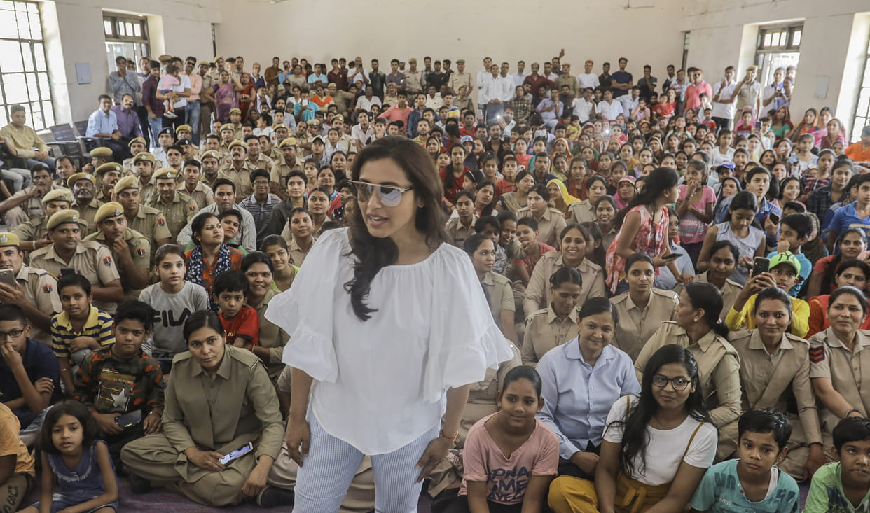 Rani mukherjee arrives jaipur to celebrate her husband aditya birthday