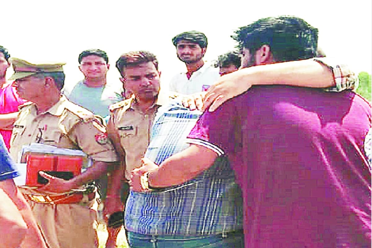 Car accident on Eastern Peripheral Expressway in Baghpat and killed of four students
