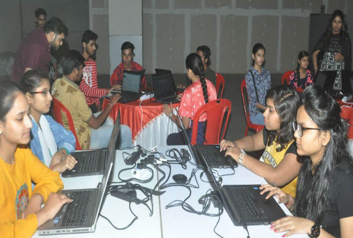 amar ujala lakshya 2019 education fair Student Know About carrier