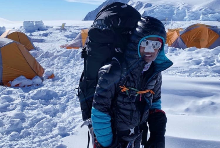 Indian Mountaineer Anita Kundu Host the National Flag on Highest Peak Mount Everest Third Time