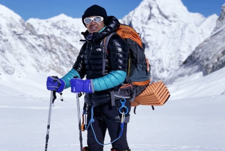 Indian Mountaineer Anita Kundu Host the National Flag on Highest Peak Mount Everest Third Time