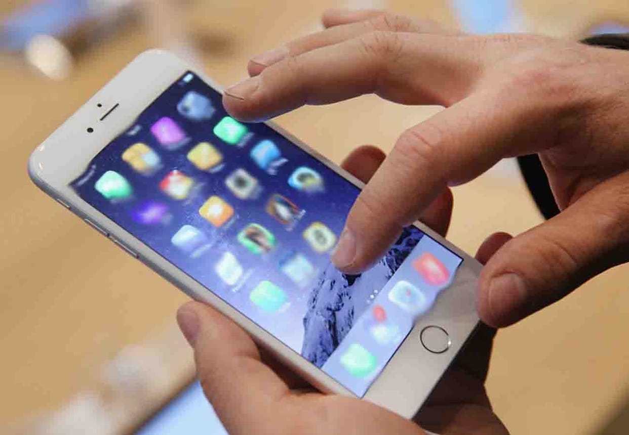 Be cautious before downloading any app Fraud of 80 thousand rupees from woman in kanpur