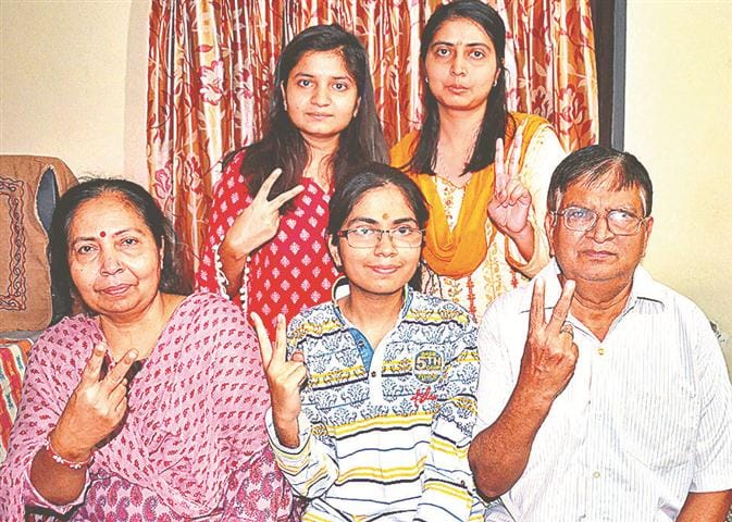 Proficiency of AMU Girls School, achieved 97 percent marks