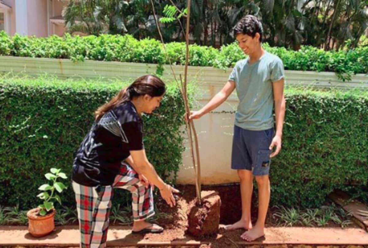 juhi chawala and his children jahnavi mehta and arjun mehta