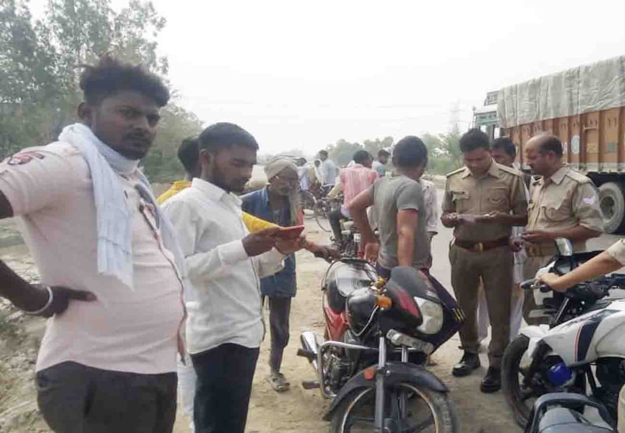 Road accident on Highway, two brothers died