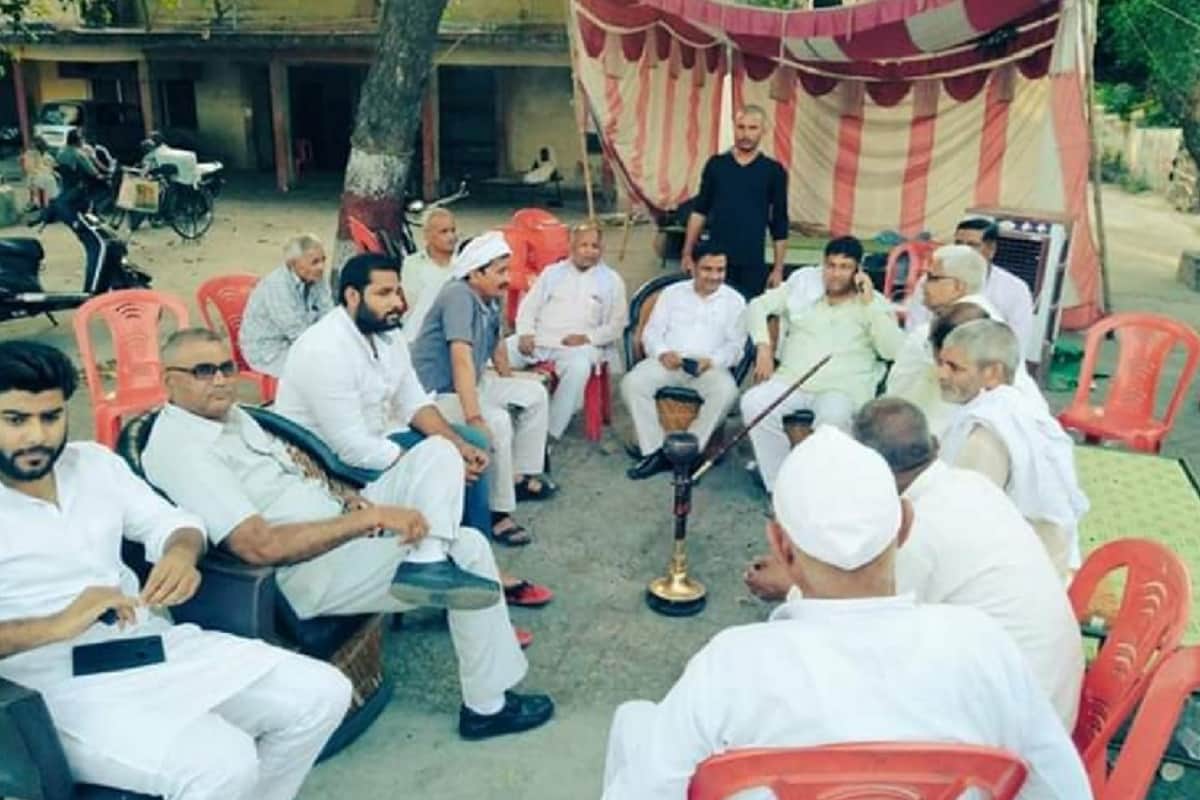 Lok Sabha Election Result 2019 News: party supporters keeping eye on Evm  with telescope