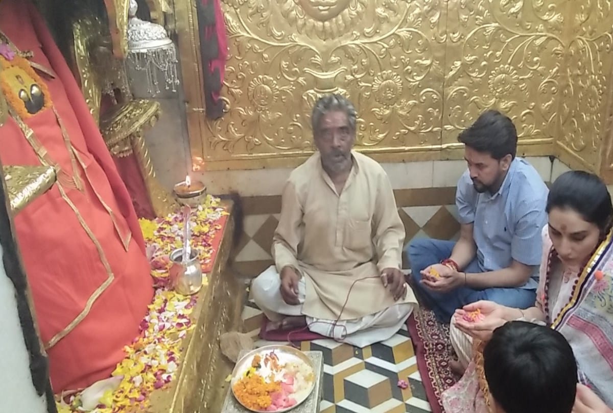 Lok Sabha Election Result 2019 News: Anurag Thakur pays obeisance at Naina Devi Temple Bilaspur