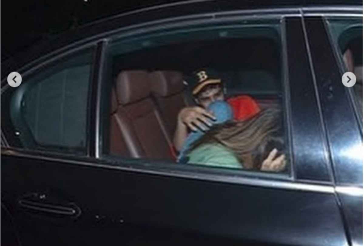 sara ali khan and kartik aryan spotted in car with hand in hand
