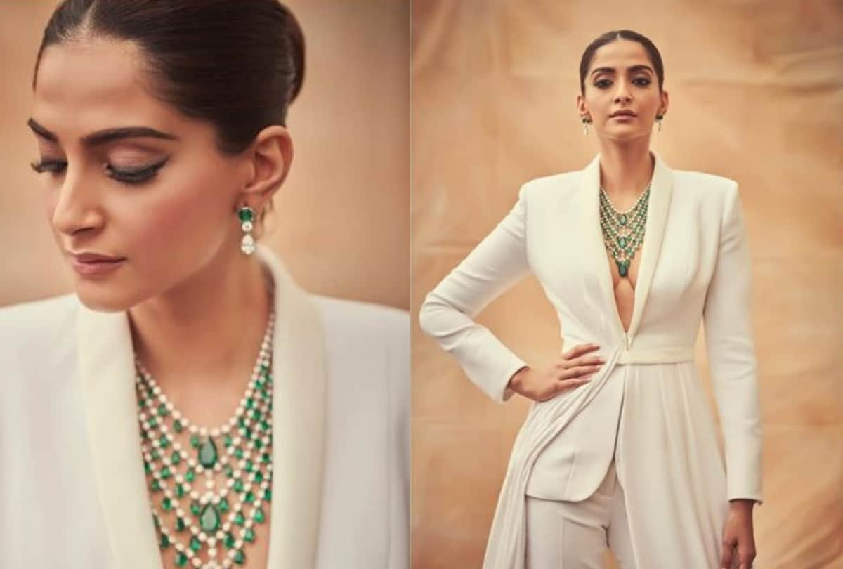 sonam kapoor finally enter at cannes red carpet but this yellow dress was awsome