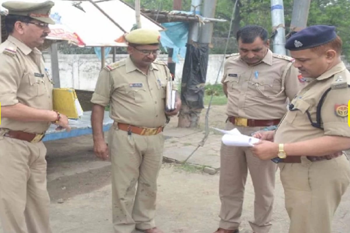 Naugarh naxal area six lakh rupees rupees ransom demanded from teachers in sonbhadra
