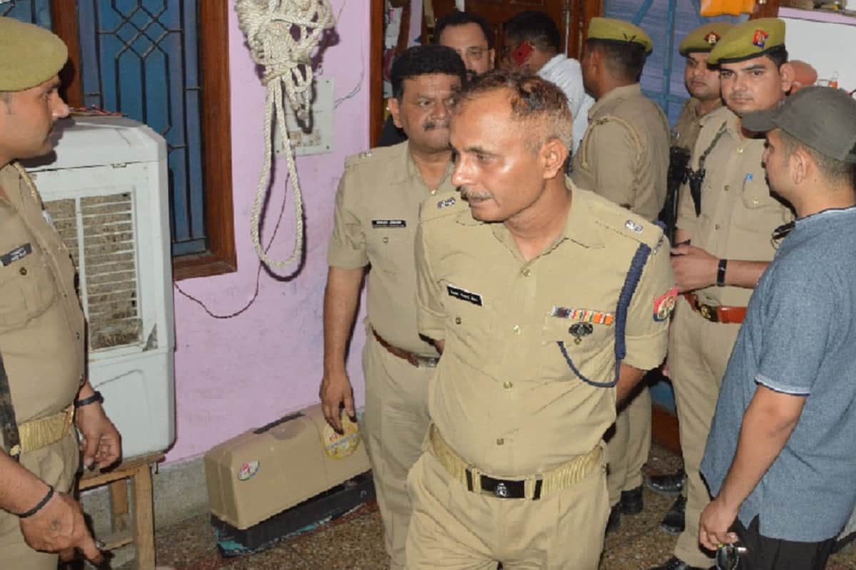 A soldier commits suicide by hanging in Bijnor at Uttar Pradesh