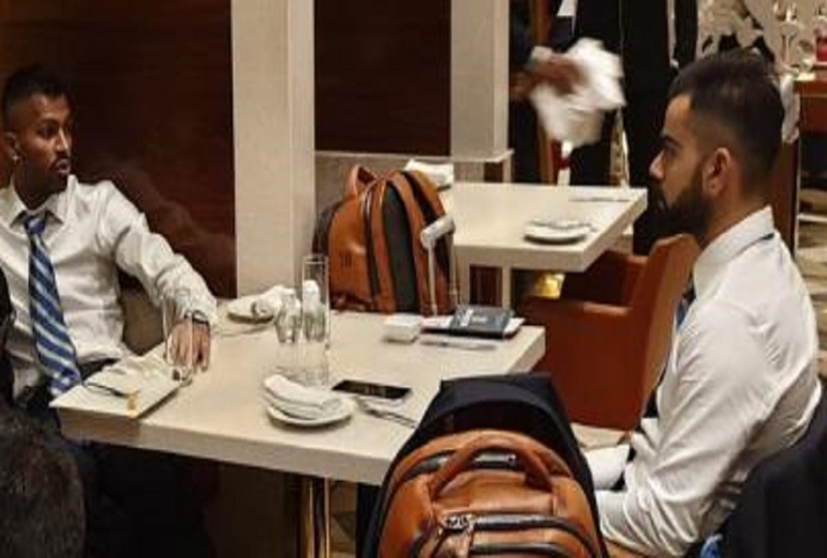 indian cricketers played PUBG at airport while boarding flight for England