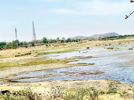 chandel kaaleen sarovaron ne uttar diya, sankat khada karo