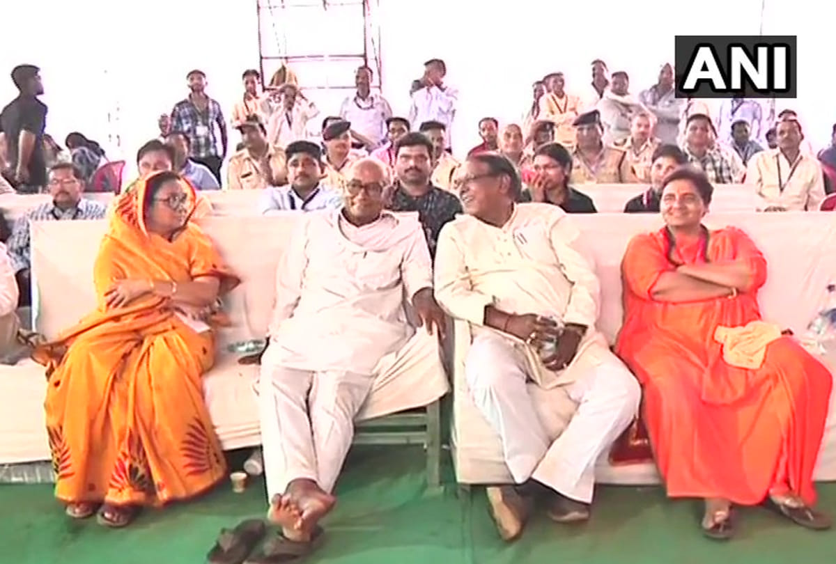 Madhya Pradesh Election Result: Pragya Thakur Digvijaya Singh at counting center