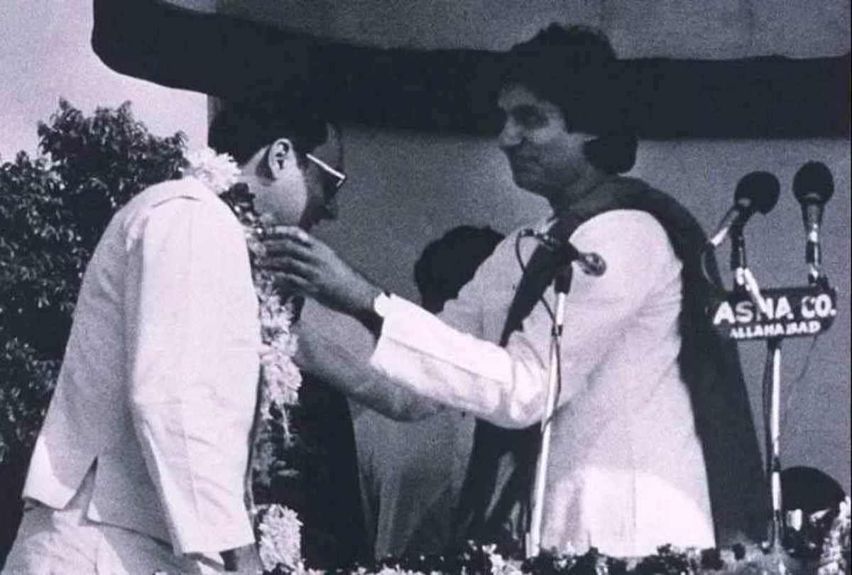 Abhishek Bachchan Joining akhilesh yadav samajwadi party here is the truth read full details