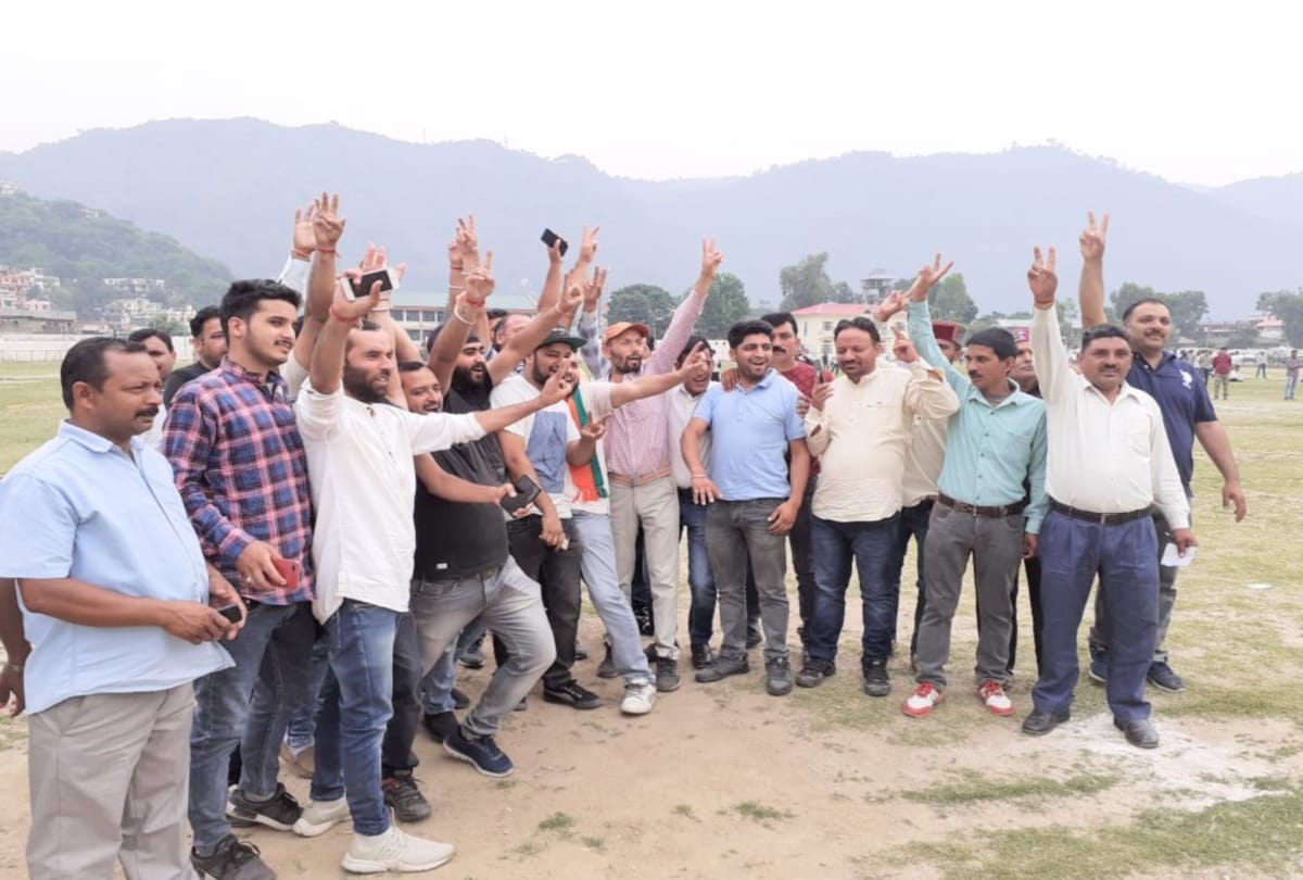 himachal pradesh election result #India 2019: BJP workers celebration in Himachal after trands