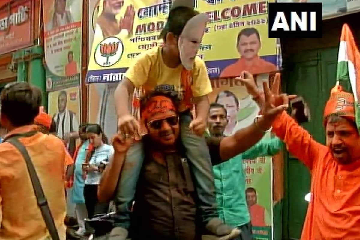 Lok Sabha Election Results 2019: bjp workers are celebrating as party get full majority
