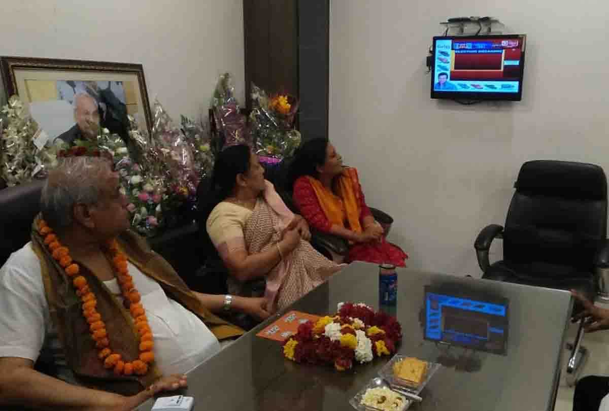 kanpur Election Result : bjp candidate satyadev pachauri vs shir prakash jaiswal