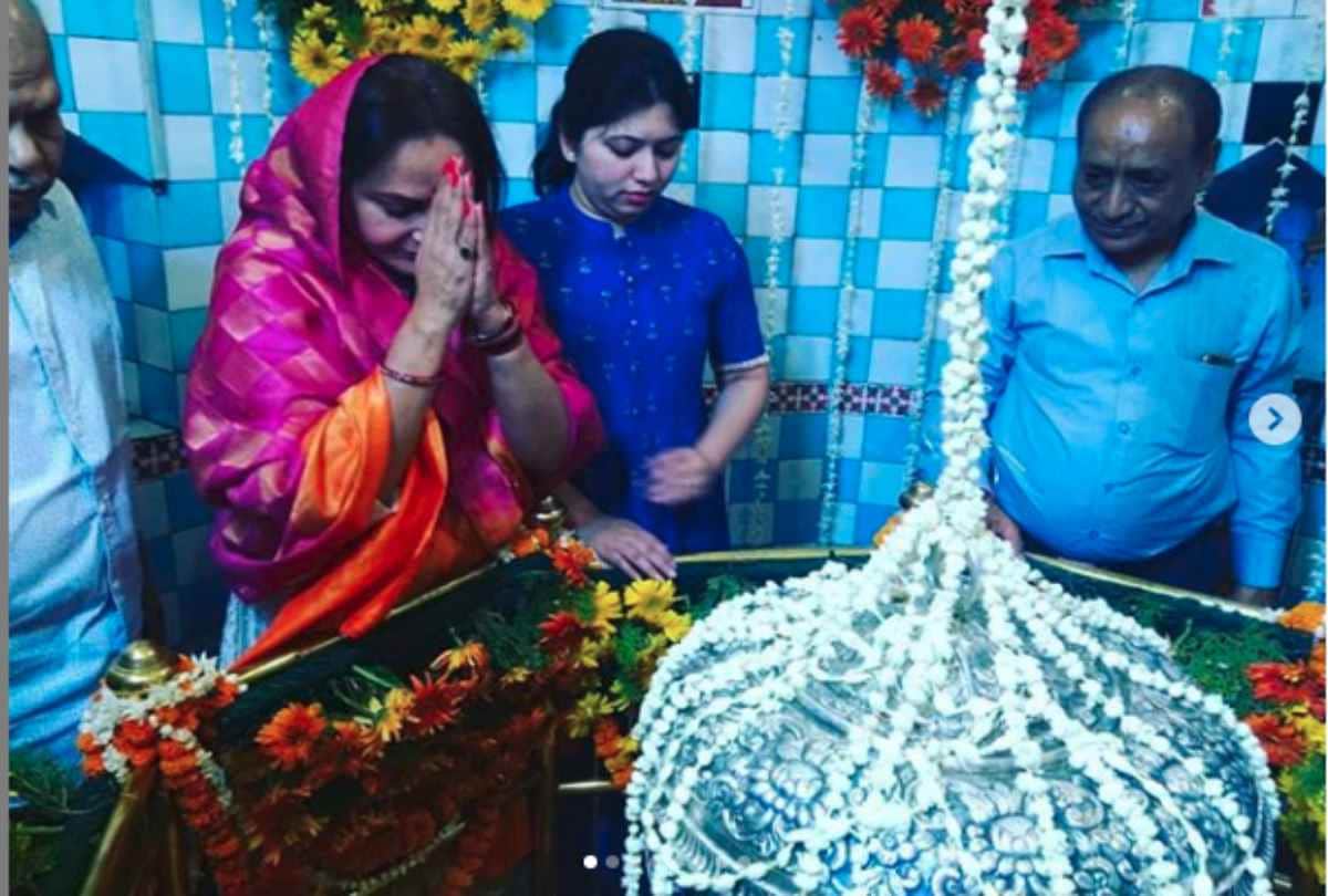 jaya prada reached baba laxman samadhi before loksabha election results