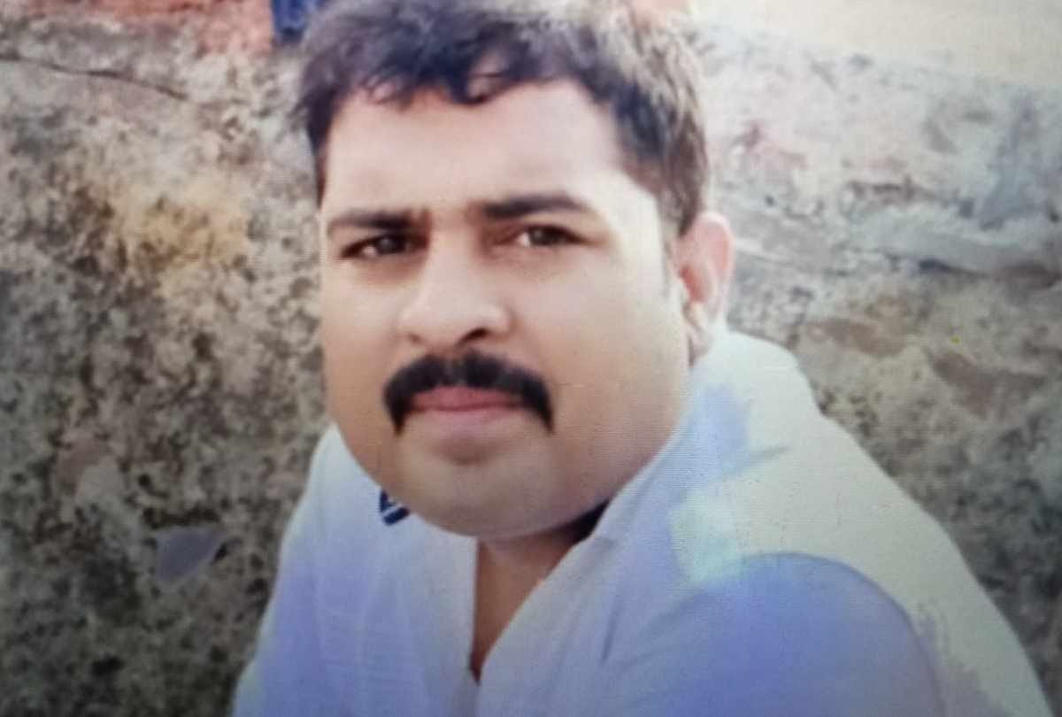 fire in room, contractor burnt alive in lucknow