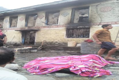 father and daughter burnt alive in fire broke out in house